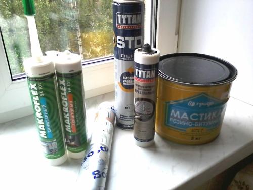 Как заделать щели между окном и стеной. Как заделать щели в окнах