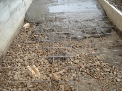 Пропорции бетона для отмостки. Прочная и долговечная отмостка: как приготовить цементный раствор и какие добавки использовать 18 Пропорции бетона для отмостки. Прочная и долговечная отмостка: как приготовить цементный раствор и какие добавки использовать 18