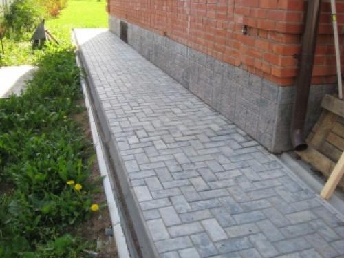 Гладкая и РОВНАЯ отмостка своими руками. Защита фундамента от излишка влаги, обустройство дренажа 13 Гладкая и РОВНАЯ отмостка своими руками. Защита фундамента от излишка влаги, обустройство дренажа 13