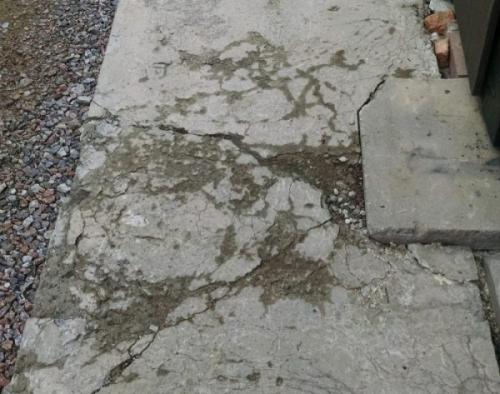 Чем покрыть бетонную отмостку вокруг дома. Как выглядит правильная гидроизоляция отмостки 13 Чем покрыть бетонную отмостку вокруг дома. Как выглядит правильная гидроизоляция отмостки 13