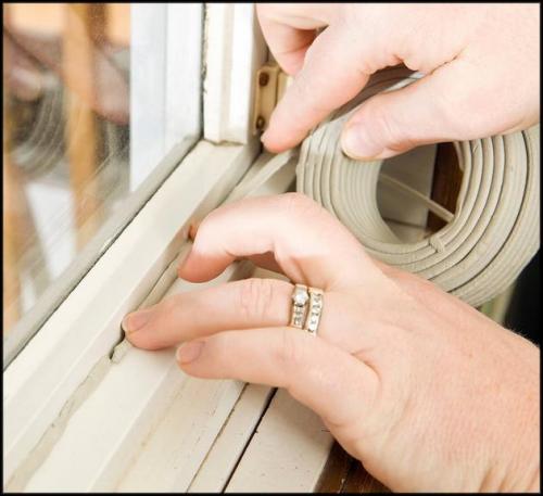 Как утеплить окна деревянные. Самые бюджетные варианты утепления