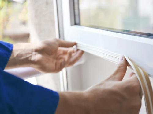 7 способов утеплить окна на зиму.  Традиционные способы утепления окон 02