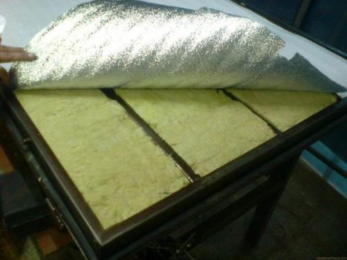 Утеплить дверь по периметру. Утепление входной двери в частном доме