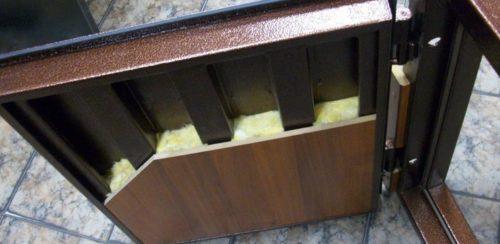 Чем утеплить железную дверь изнутри. Внутреннее утепление 08 Чем утеплить железную дверь изнутри. Внутреннее утепление 08