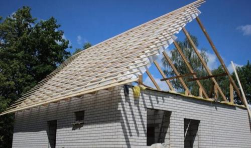 Как сделать крышу своими руками. Монтаж двухскатной крыши