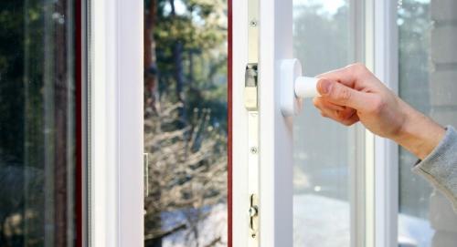 Перевод фурнитуры на зимний режим. Зачем нужна для летнего и зимнего режима регулировка пластиковых окон