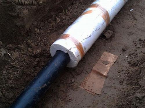 Как утеплить водопроводную трубу на улице своими руками 10