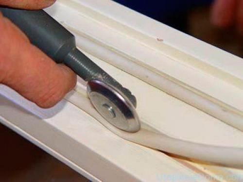 Как часто нужно проводить профилактические работы по утеплению дверей. Рекомендации по утеплению деревянных дверей и окон