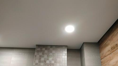 Теневой натяжной потолок с подсветкой. Сколько в среднем стоит теневой натяжной потолок