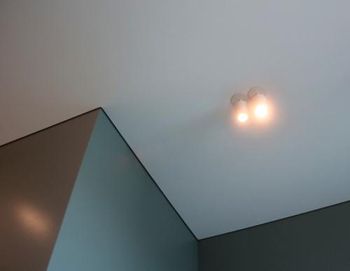 Теневой натяжной потолок с подсветкой. Сколько в среднем стоит теневой натяжной потолок