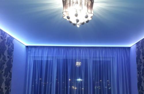 Профиль для парящего потолка с подсветкой. Парящий потолок