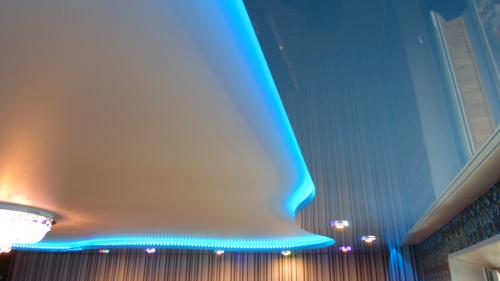 Профиль для парящего потолка с подсветкой. Парящий потолок