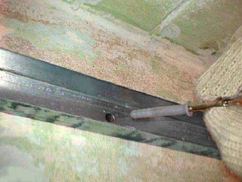 Как крепить профиль к бетону. Этап №1 – крепление направляющих элементов к поверхности