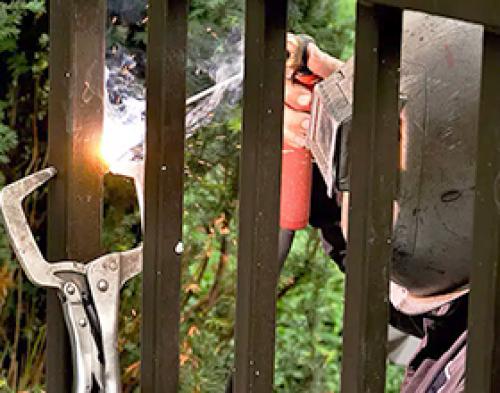 Какие расходы связаны с изготовлением железных гаражных ворот своими руками. Сколько стоит сварить ворота: виды и средние расценки