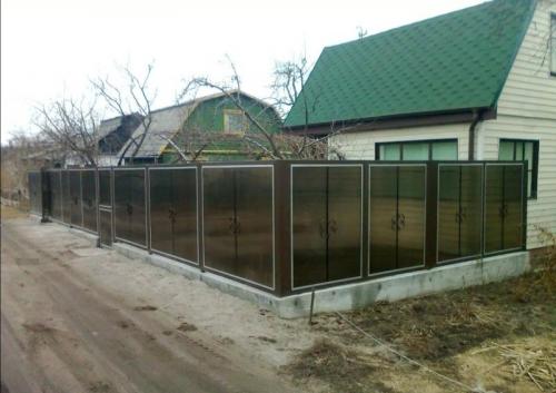 Какие материалы используются для строительства каменного забора с деревянным заполнением. Материалы исполнения